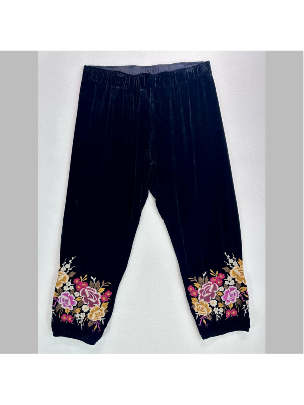 JW Los Angeles Johnny Was Black Velvet Embroidered Jogger Pants Floral Boho L